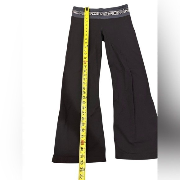 Women’s Black Yoga Flare Pants small - Picture 5 of 6